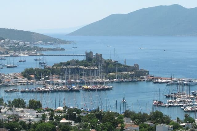 Bodrum City Private Tour, Castle, Theatre, Windmills, Lunch,