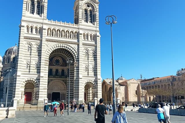 Marseille private walking tour with an official tour guide !