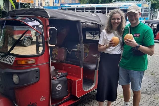 Colombo private city tour by tuk tuk morning and evening