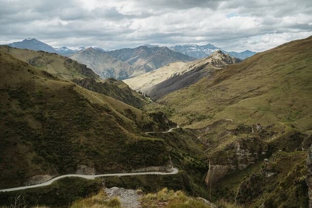 Queenstown: Skippers Canyon Goldrush Small Group Tour