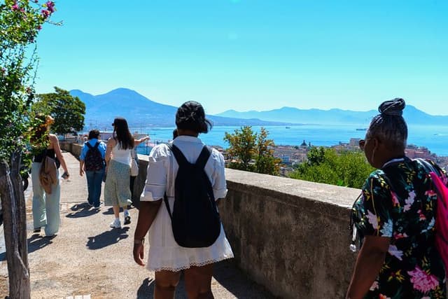 Naples Panoramic Walking Tour: From the Hills to the Center