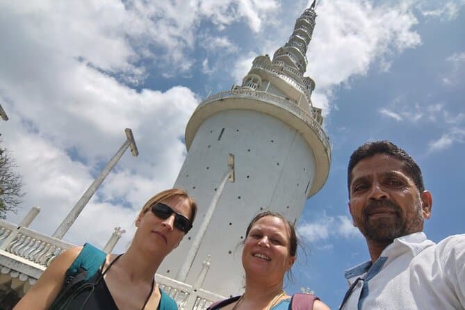 Unforgettable Ambuluwawa Tower Adventures in Kandy