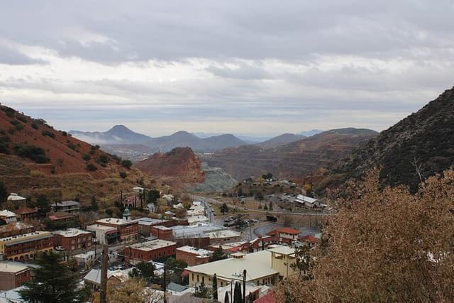 2 Hr Jeep Tour-Bisbee Open Pits Lowell-Private-Local Guide