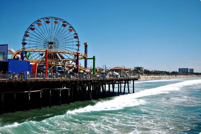 3 Hour Private Jeep Tour of Santa Monica