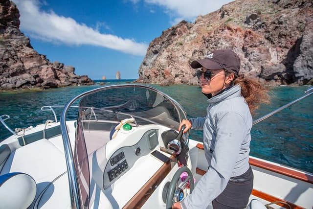 Odyssey: Lipari Tour in Private Boat, Salina Optional 4/8h