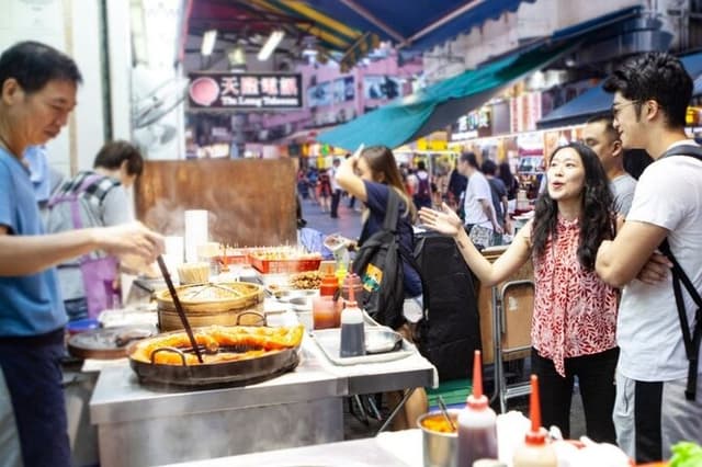 Hong Kong Private & Personalized Street Food Tour with a Local