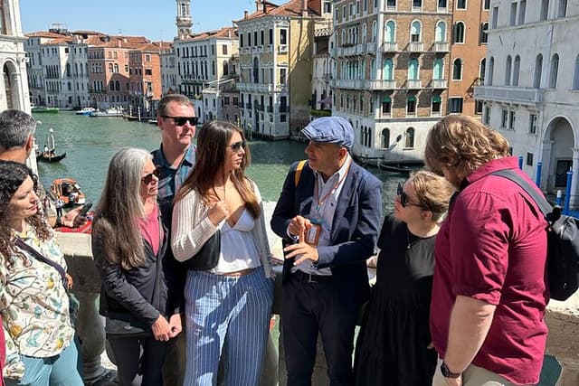 Guided Tour of Venice: Explore the Iconic City Highlights
