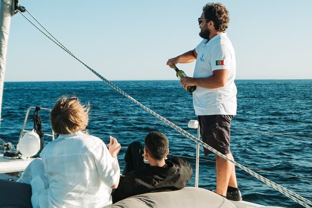 Cascais Romantic Luxury Private 2h Cruise with sparkling wine