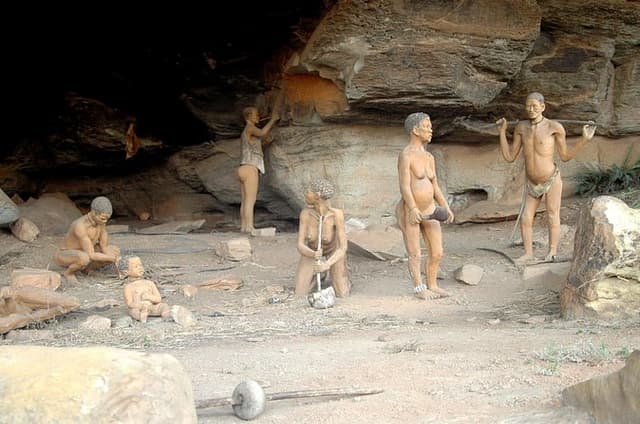 Drakensberg Cave Art and Mandela Capture Site Tour