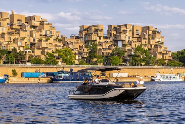 The Ultimate Montreal Boat Tour (1hrs)