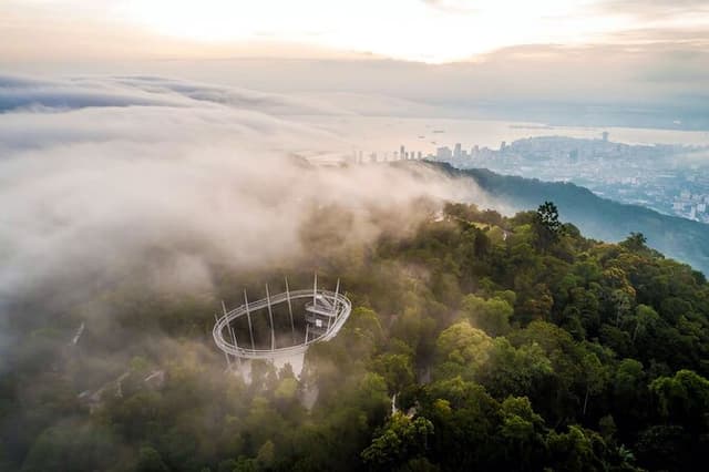 Penang Nature Escape: Penang Hill, Botanical Gardens & Ferringhi