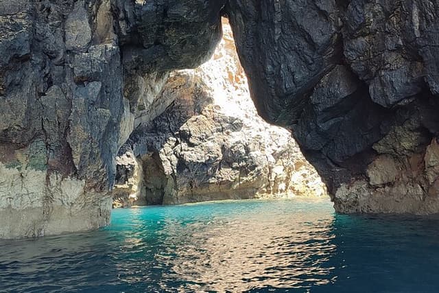Secret Beaches and Caves of Sesimbra with Snorkeling