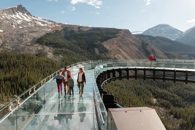 Glacier Adventure on the Icefields Parkway Hidden Gems Skywalk
