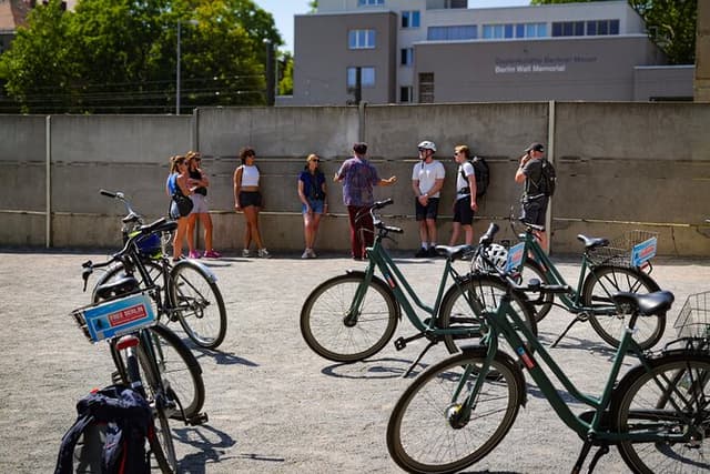 Berlin: Private Bike Tour of the Berlin Wall and Third Reich