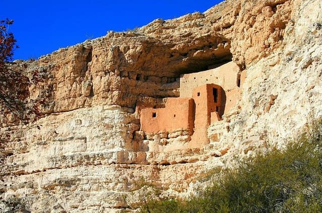 Arizona Tour Meteor Crater, Jerome and Montezuma's Castle