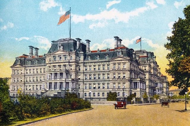 Washington DC Diplomatic and Monuments Guided Tour