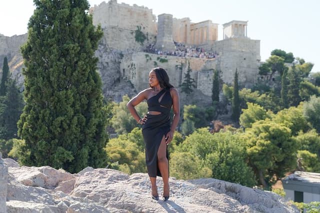 Private Photoshoot and Walking Tour in Athens