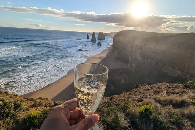 Great Ocean Road Small Group Tour with Dingos, Sparkling & Lunch