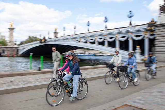 Private Paris Bike Tour - Iconic Sights around the Seine