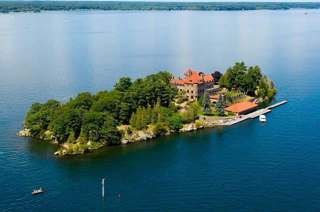 Singer Castle Tour Cruise to Dark Island and Boldt Castle