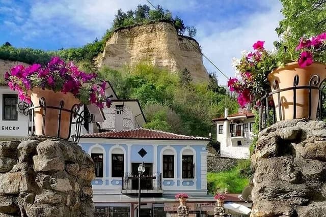 Melnik & Rozen Monastery Tour: Wine Tasting, History, Scenic Walk