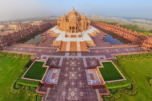 Divine Delhi: A Day Tour of Hindu Places of Worship