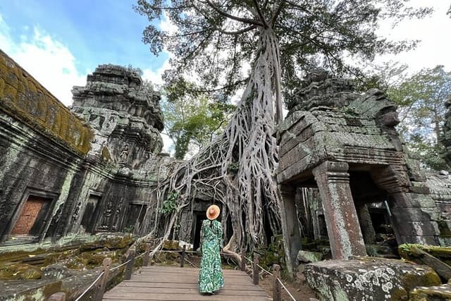 Angkor Wat Sunrise Small Group Tour With Breakfast