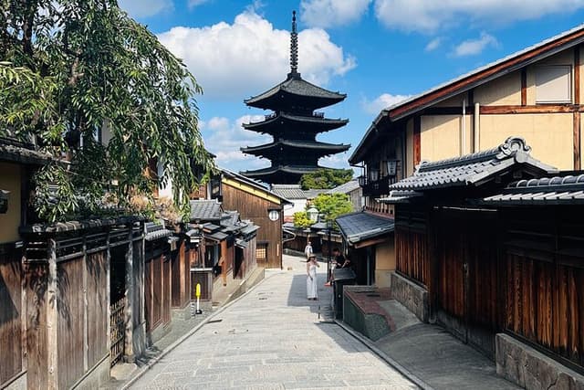 Kyoto Private Customizable Day Trip With English chauffeur