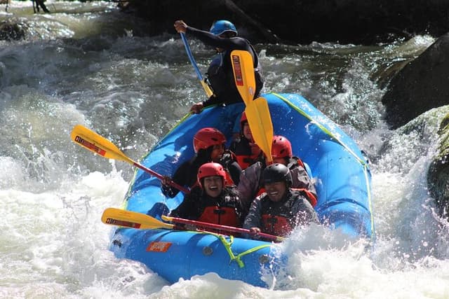 Arequipa Rafting adventure on the Chili river with pick-up