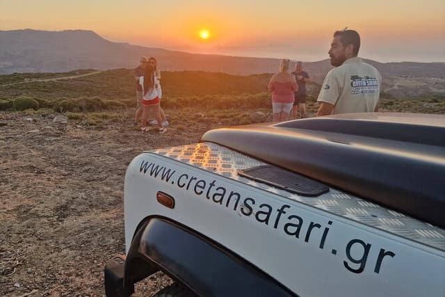 Half Day Sunset Tour in Rethymno with Dinner and Wine