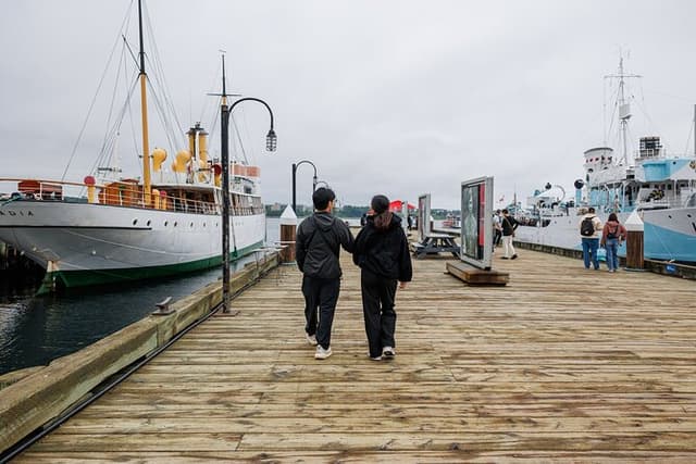 Halifax Harbourfront Small Group Food Tour