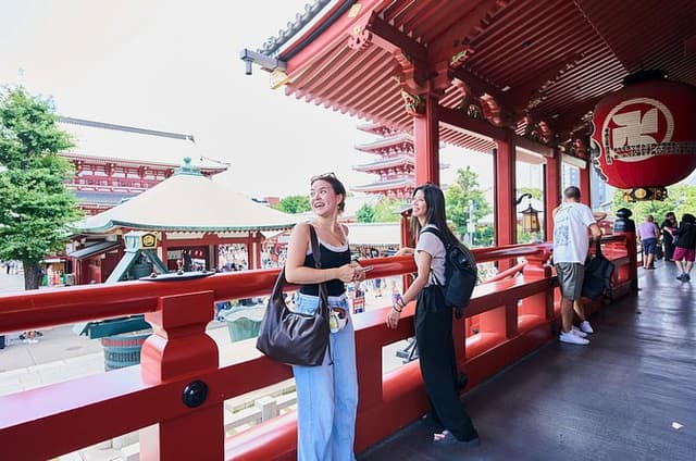 Tokyo: Asakusa & Sensoji ー Oldest Temple Walking Tour (2hrs)