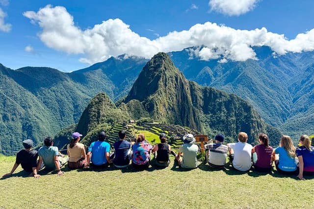 2-Day Inca Trail to Machu Picchu with VistadomeTrain