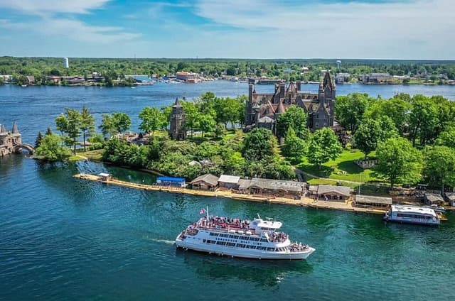 1 Day Tour Through Thousand Island and Erie Canal Museum From NY
