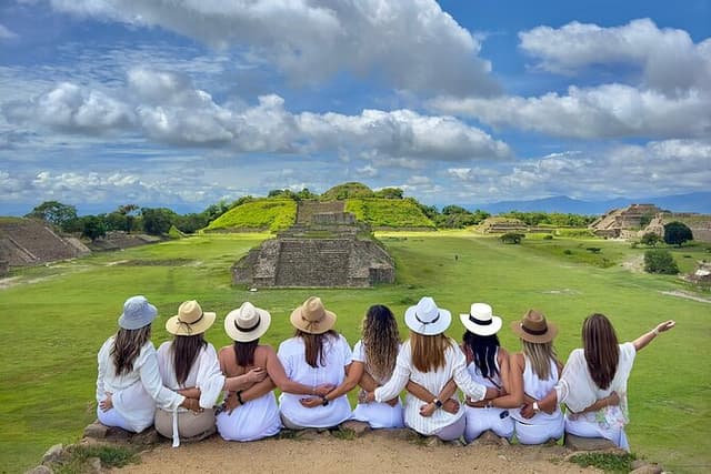 Monte Alban Chesillo and handicrafts alebrijes and black mud