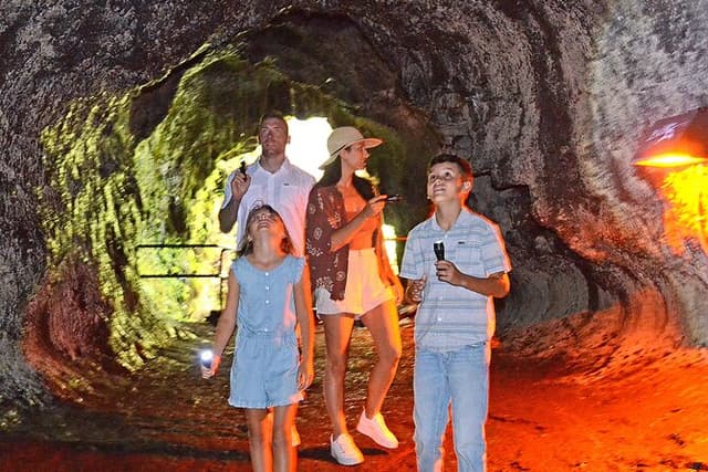 Hawai‘i Volcanoes National Park Shuttle Tour