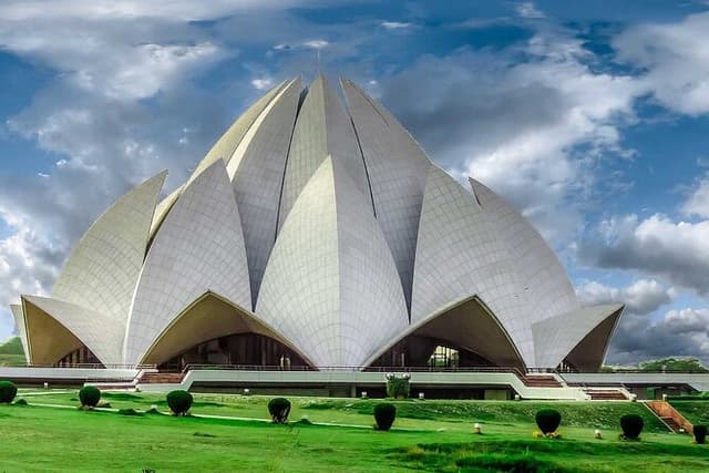 Private Full Day Temple Tour in Delhi by Car