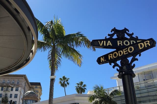 Full Day Iconic Sites Tour of LA from Santa Monica with Six Stops
