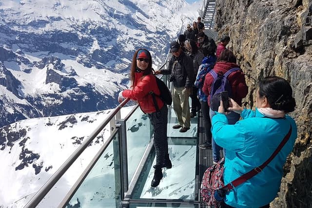 Schilthorn & Lauterbrunnen Valley Private Tour from Zürich