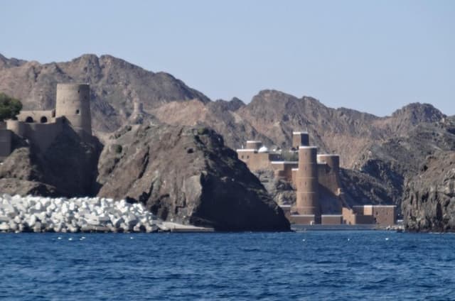 Muscat Full-day Private Tour with Sunset Dhow Cruise