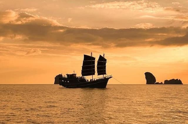 Sunset Culinary & Romance Cruise – Krabi