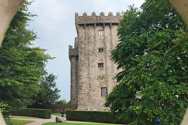 Private Tour , Blarney Castle, jameson Distillery and Cobh.