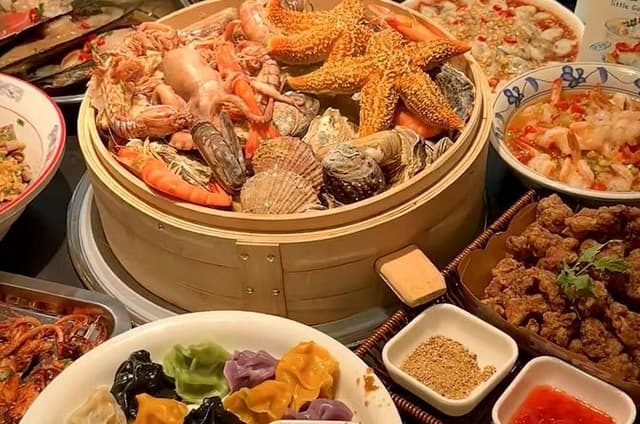 Private City Tour in Iconic Landmarks and Beer Museum in Qingdao 