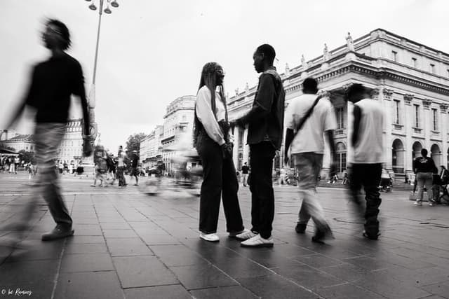Photo Shooting in Bordeaux Explore the city with a photographer