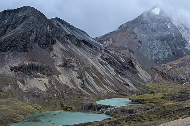 Private 4x4: Huayna Potosí Glacier & Lagoons trek (West side)