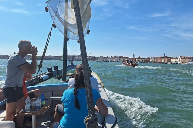 Bragozzo Boat Tour Around Venice See the Highlights