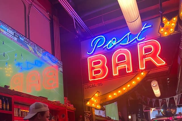 Small Group Walking Bar Tour