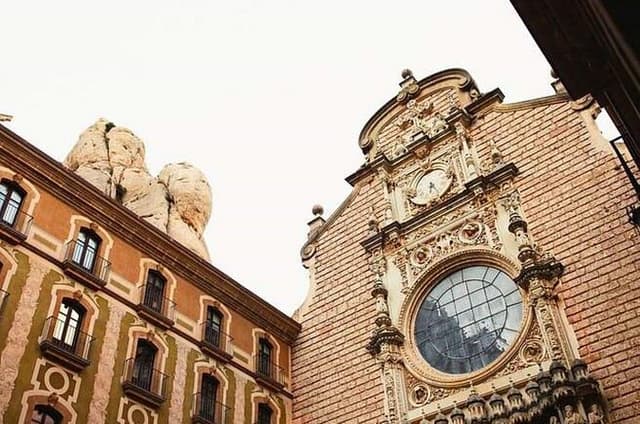 Montserrat Tour with Medieval Winery Tapas Lunch from Barcelona