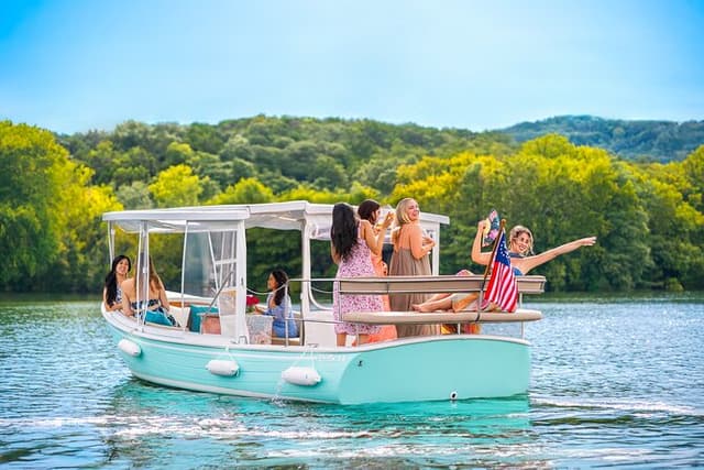 1 Hour Private Electric Duffy Cruise on Lake Austin