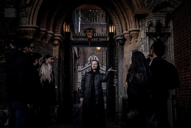 London Ghost Walking Tour: Discover Haunted Secrets at Night